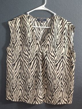 Rachel Roy  Zebra-Print Sleeveless V-Neck Boxy Oversized Soft Top Black & Cream
